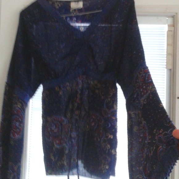 ladies, bell sleeve, v neck, 3 plus size blouse - Picture 1 of 2